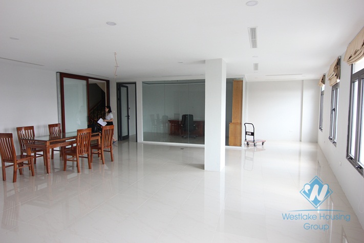 New and bright office for rent in Van Cao street, Ba Dinh distrist, Ha Noi